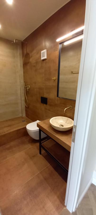 Апартаменти Triple A - 3 Squares - Free Parking! Афіни Екстер'єр фото
