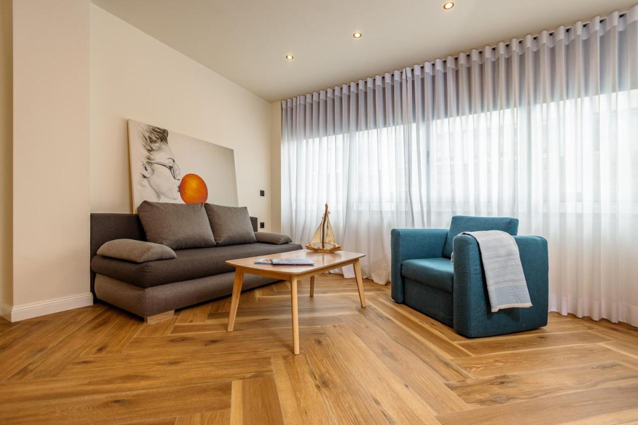 Апартаменти Triple A - 3 Squares - Free Parking! Афіни Екстер'єр фото