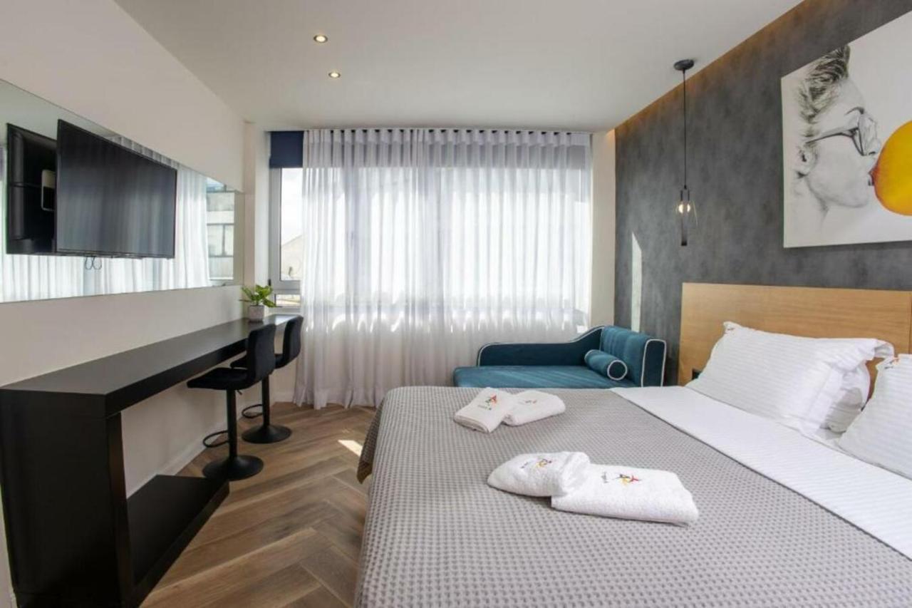Апартаменти Triple A - 3 Squares - Free Parking! Афіни Екстер'єр фото